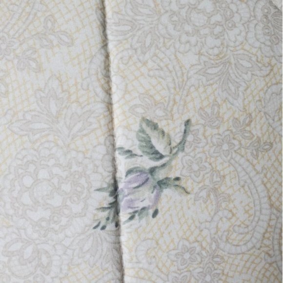 THE BAY REVERSIBLE TWIN BEDDING- Floral and Cream W 1 large pillow cover - Picture 9 of 11